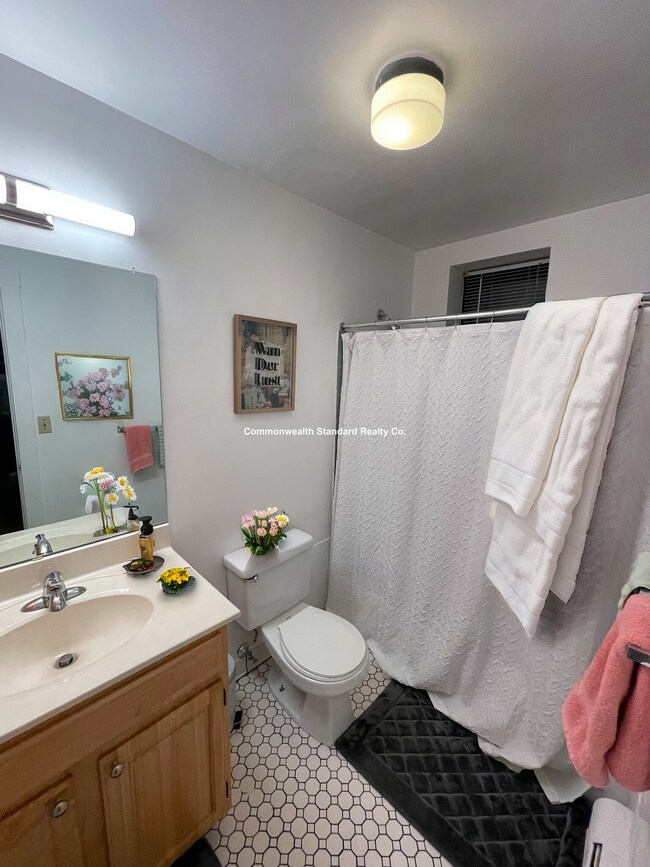 Photo - 833-835 Beacon St. Unit 302 Unit 302