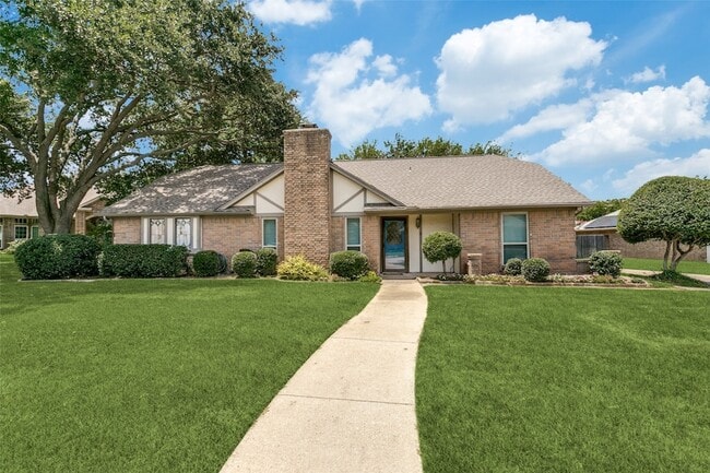 Building Photo - 8 Winding Creek Ct