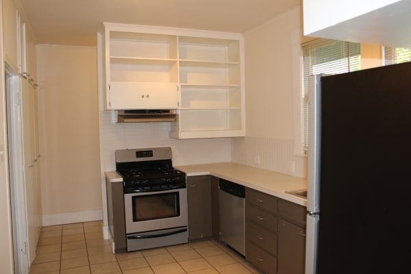 Photo - 909 W 30th St