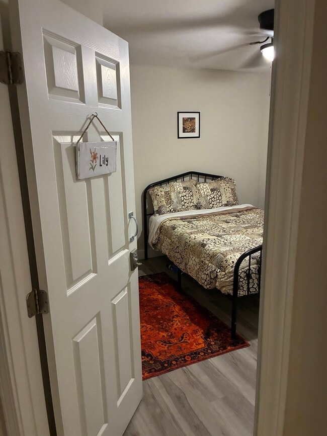 Photo - 1034 Ira St SW