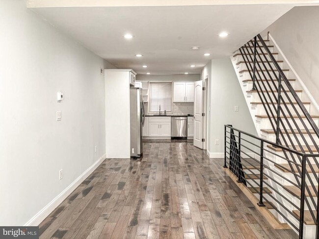 Building Photo - 1135 S Mole St Rental