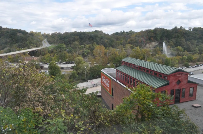 Photo - 722 Commerce St