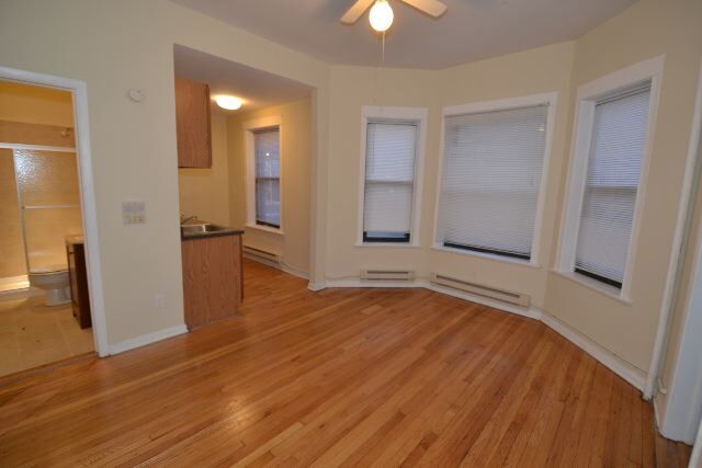 Photo - 917 W Waveland Ave Unit A2