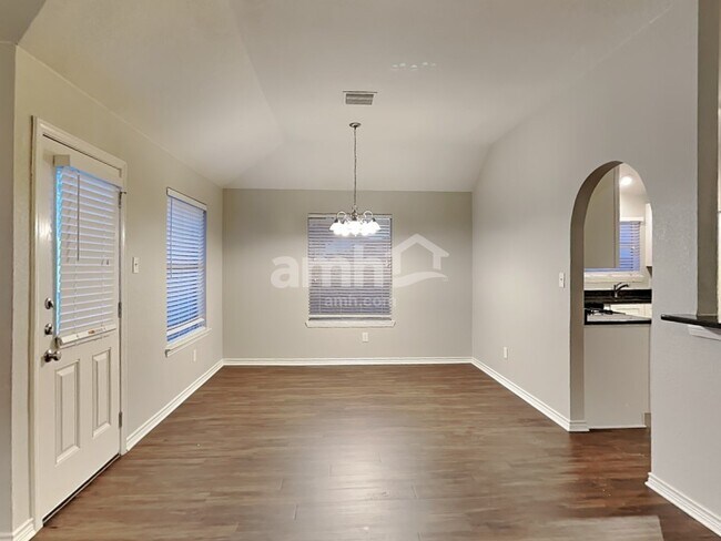 Photo - 5010 Chase Mountain Dr