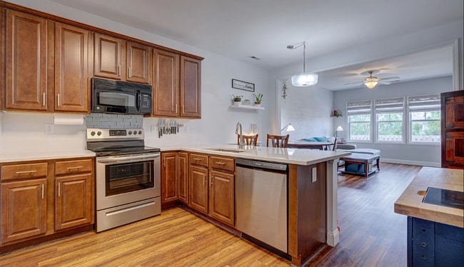 Photo - 52 Thornbury Dr