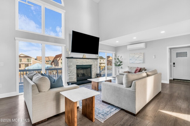 Photo - 3330 Windsor Ave