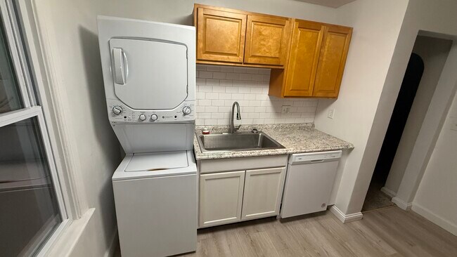 laundry - 200 N Fir Ave Unit 200 N Fir Avenue #B