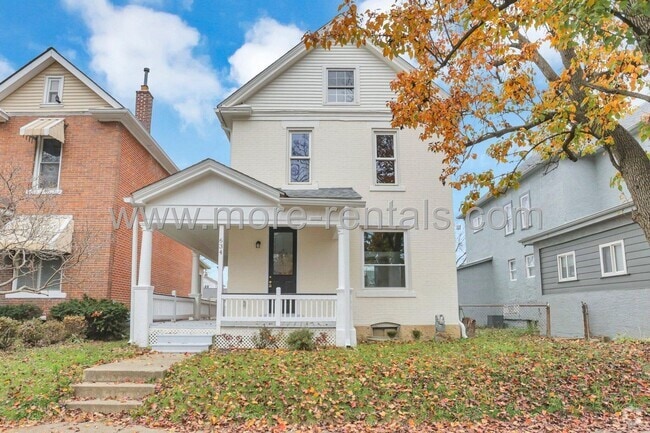 Building Photo - Stunning and move-in ready 3 bdr house