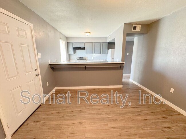 Photo - 7750 N Coronet Ct Condo