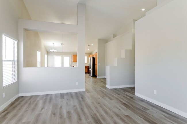 Photo - 1283 Silver Knoll Ave