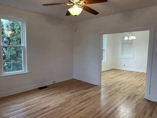 Photo - 223 N College St