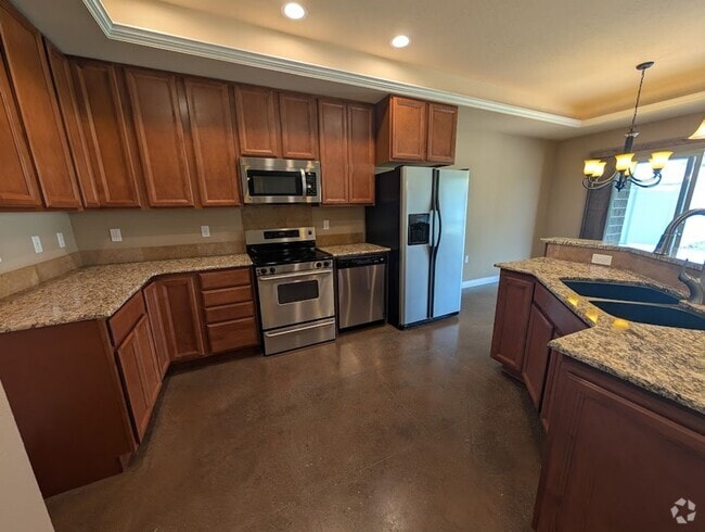 Building Photo - Gorgeous 3 Bed 2 Bath Clarkston Townhouse ...