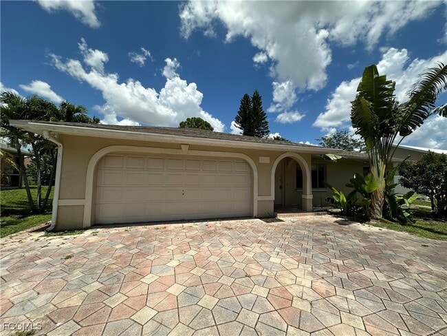 Building Photo - 9053 Irving Rd Rental