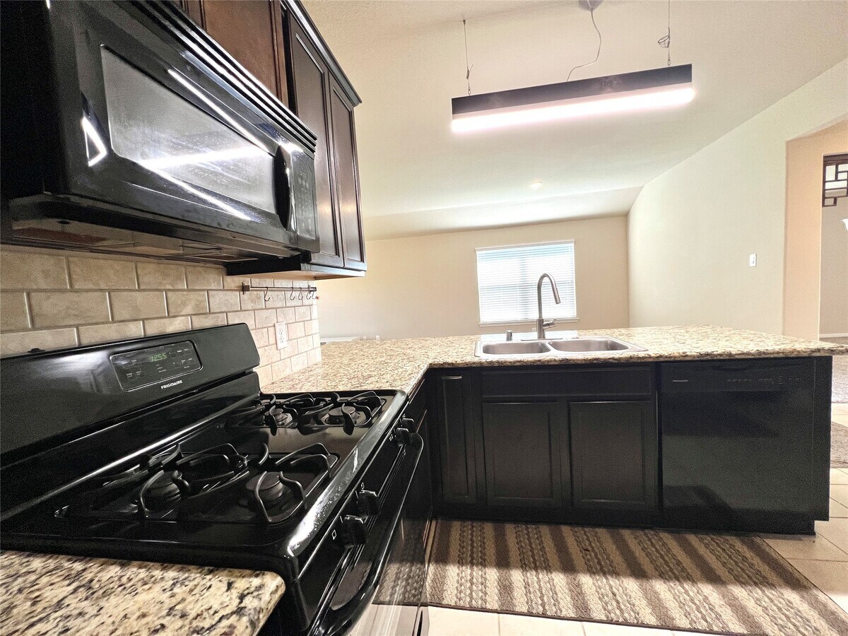 Photo - 28806 Innes Park Pl