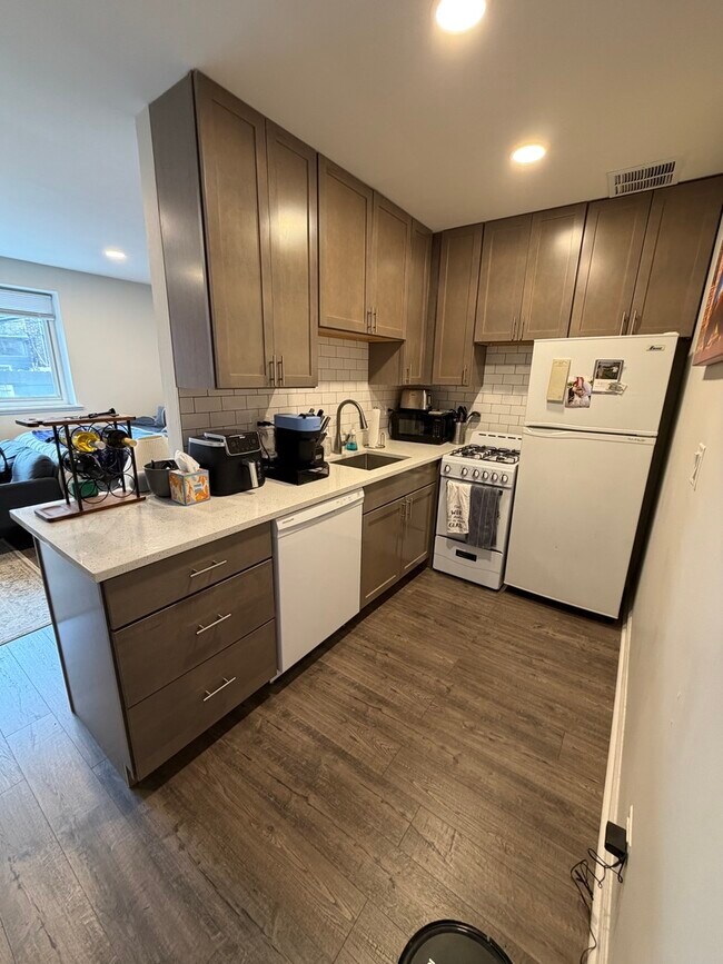 Photo - 515 W Wrightwood Ave Unit 218