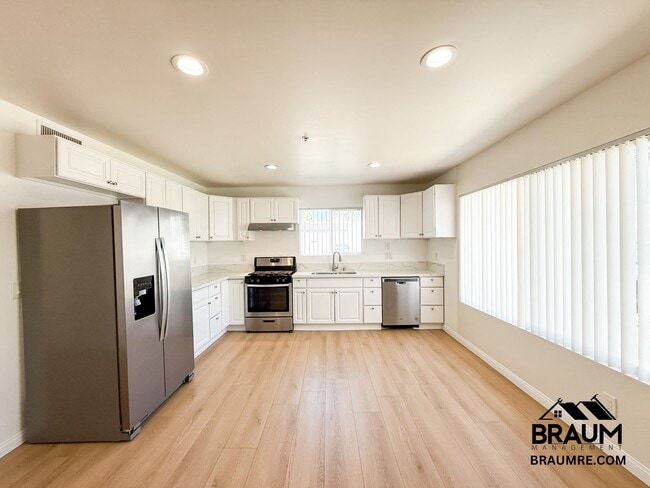 Photo - 1415 Centinela Ave Unidad 1421B