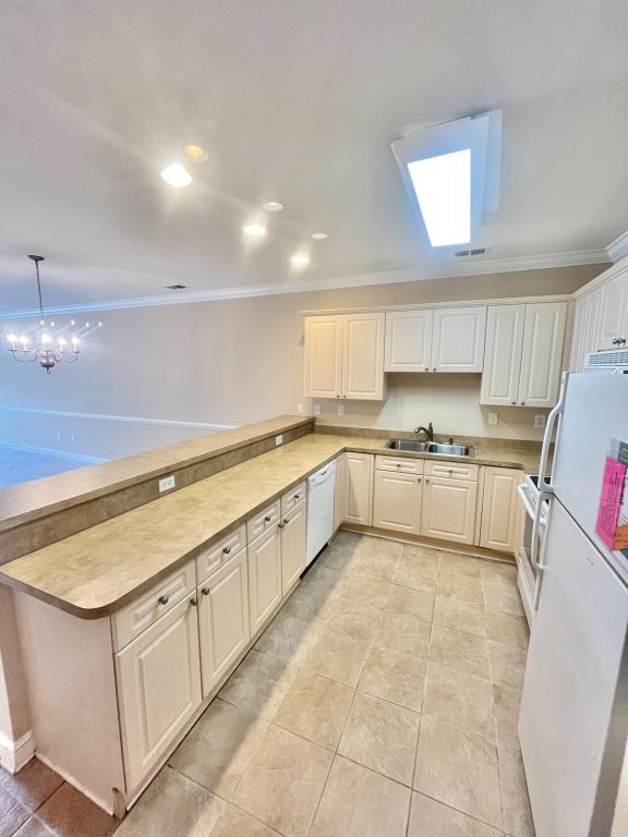 4843 Luster Leaf Cir