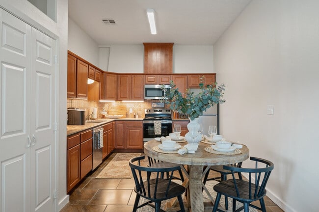 Photo - 6166 Imperial Loop Dr Unidad ID1328080P