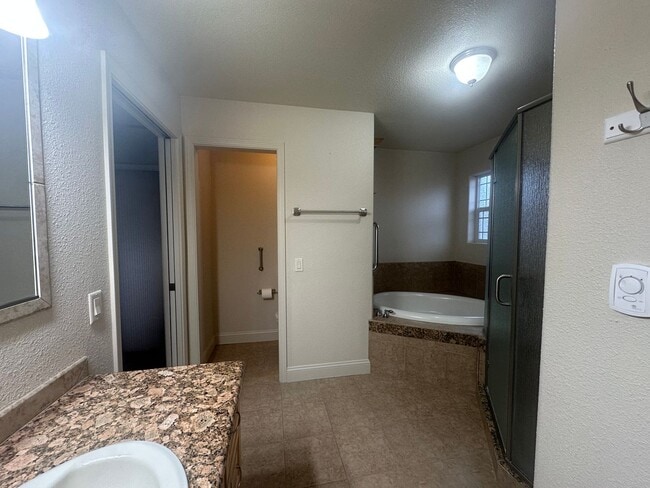 Photo - Charming 2-Bed Guest Home With All Utilities Included