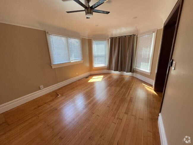 Building Photo - 1918 Sonoma Blvd Rental