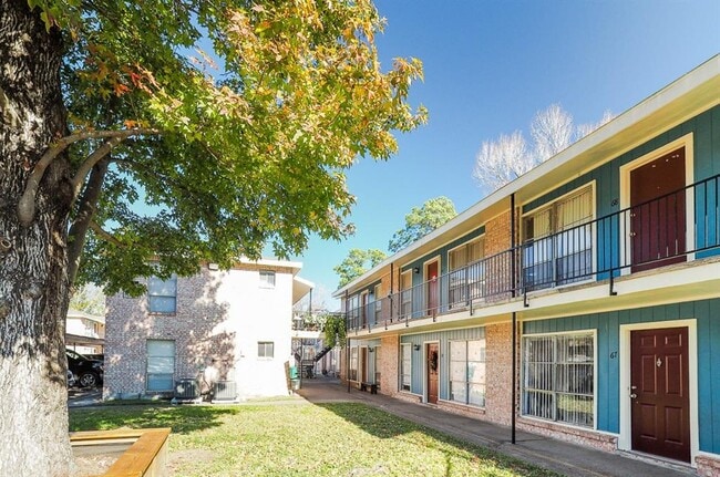 Photo - 816 Oak St Unidad 6-54 Rental