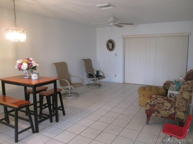 Photo - 2951 Ashley Dr W