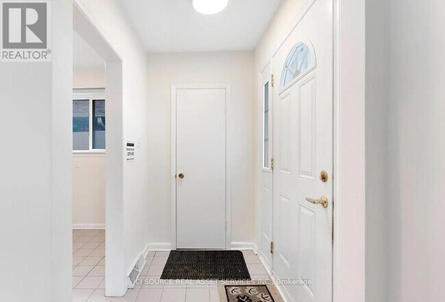 Photo - 4 Dempster St