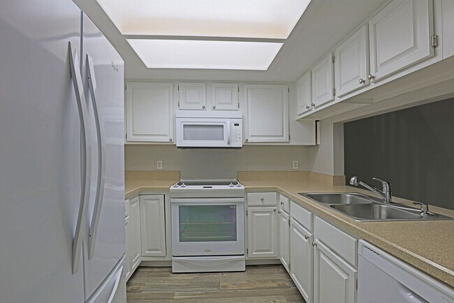 Photo - 8805 Lateen Ln Unit 8805 Lateen Ln. #203