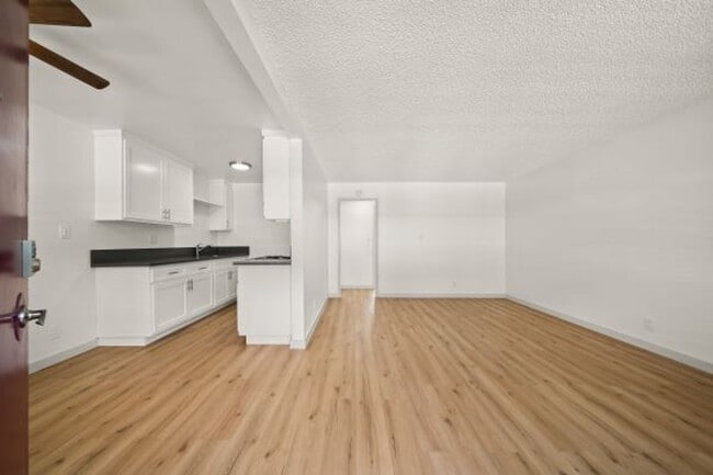 Photo - 800 Linden Ave