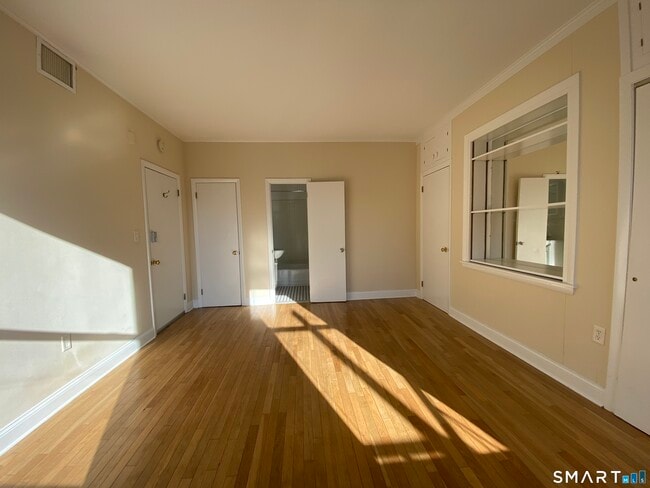 Photo - 268 College St Unit 2R