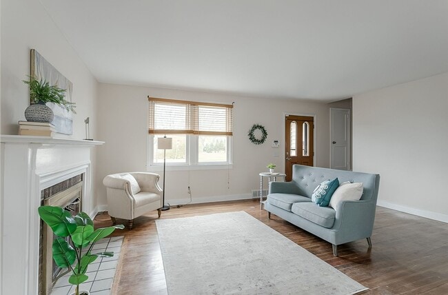 Photo - 205 Lattimore Rd