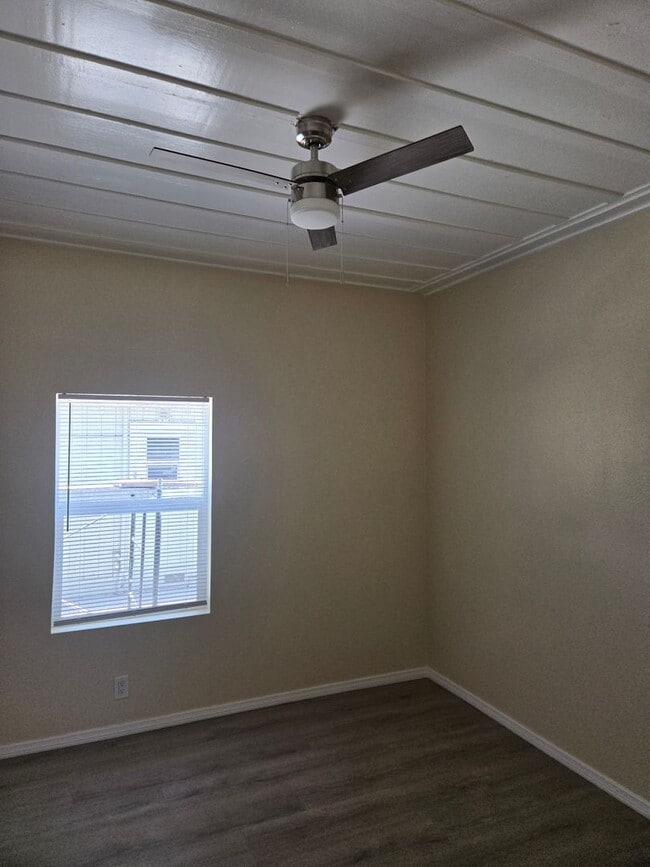 Photo - 1201 Saticoy St