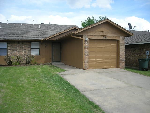 Photo - 716 Swan Lake Rd