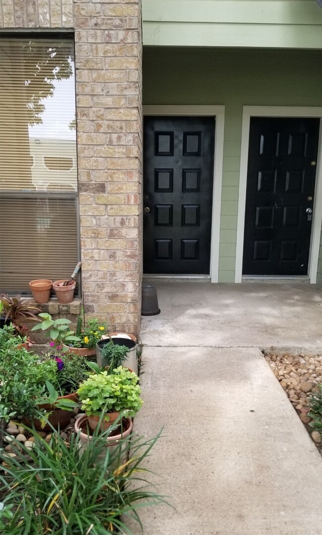 Photo - 6602 Harbor Town Dr Unit True