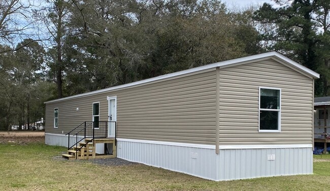 Blandford Living 2 - Blandford Living 2 Apartment Unit Lot 15
