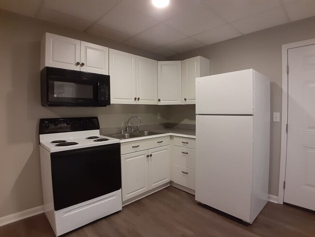 Photo - Radford, 1 BR / 1 BA Apartment, Available ...