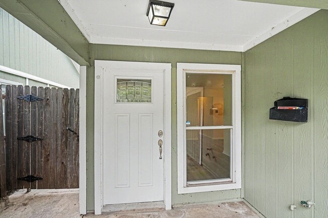 Photo - Charming 2-bedroom, 1-bath home in a convenient Fort Worth location!