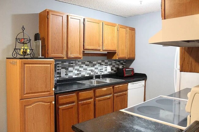 Photo - 4 Pine Tree Dr Unidad 120