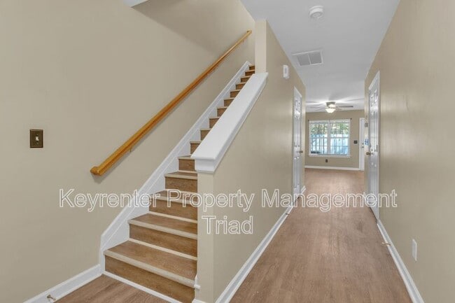 Photo - 3111 Alder Way