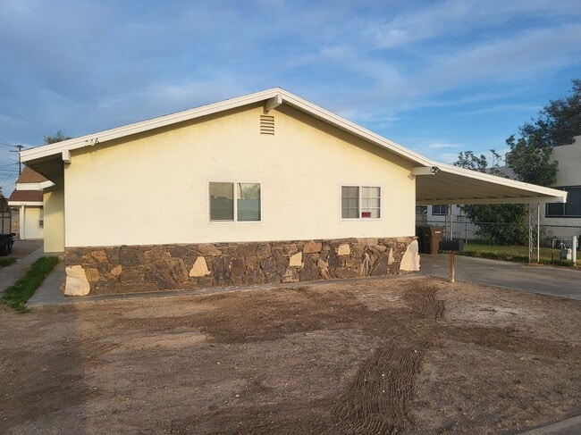 Photo - 266 N 3rd St