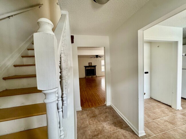 127 E Pamela Dr