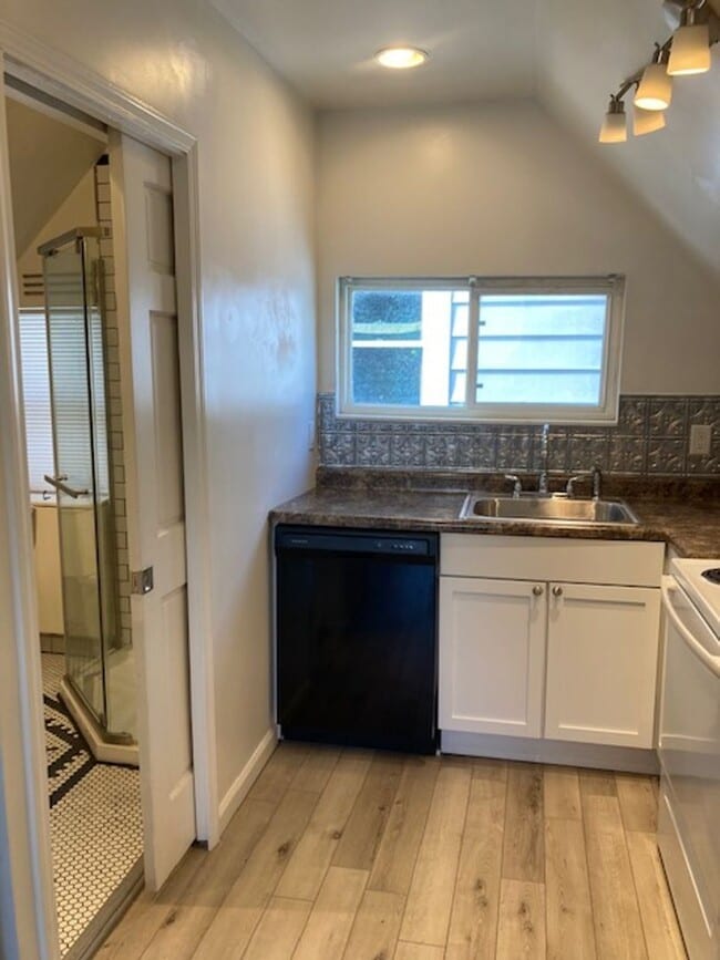 Photo - 306 S 27th St Unidad 306 1/2