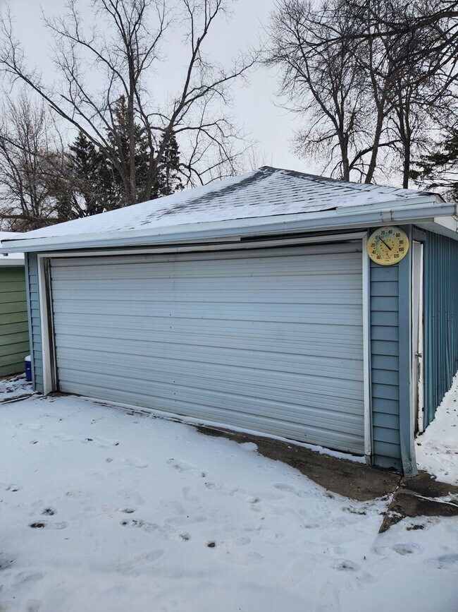 Photo - ***1 month Free with a 15-month lease.***3...