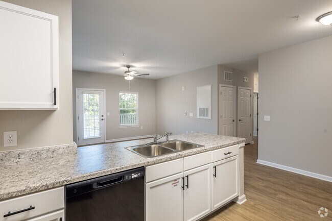 3BR, 2BA - 1,198SF - Kitchen - Weller's Ridge