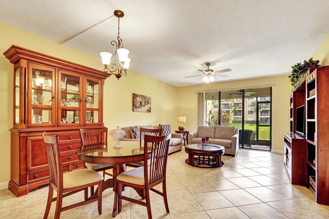 Photo - 100 Uno Lago Dr Unit 104
