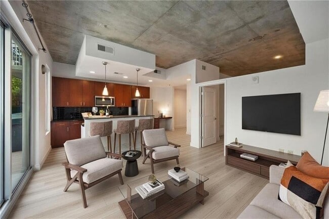 Photo - 44 Peachtree Pl NW Unit 428