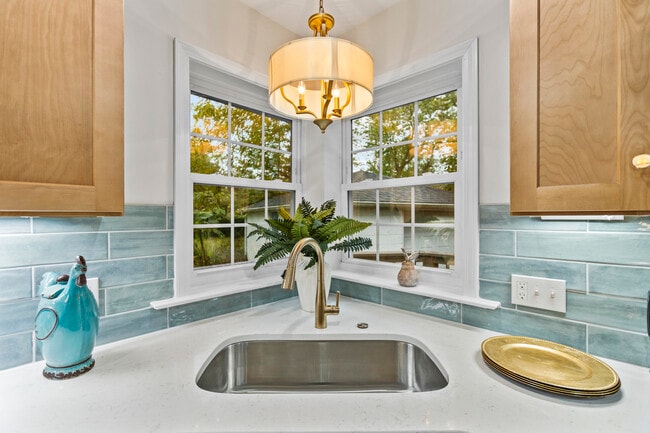 Photo - 549 Claymont Dr