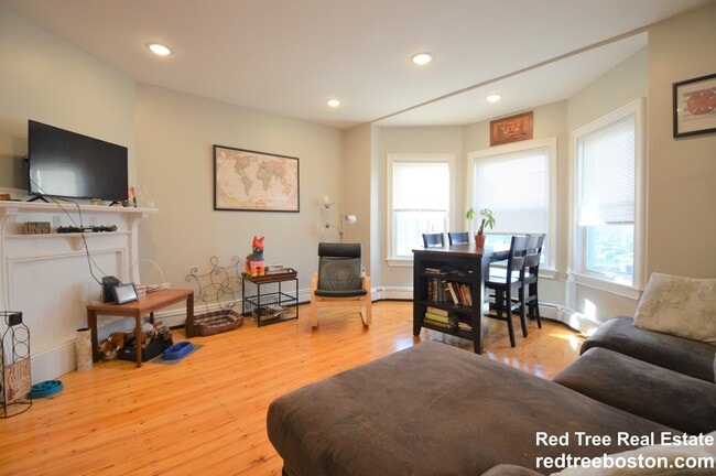 Photo - 394 Centre St Unit 3