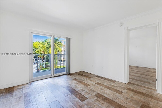 Photo - 1674 Bay Dr E Unit 302