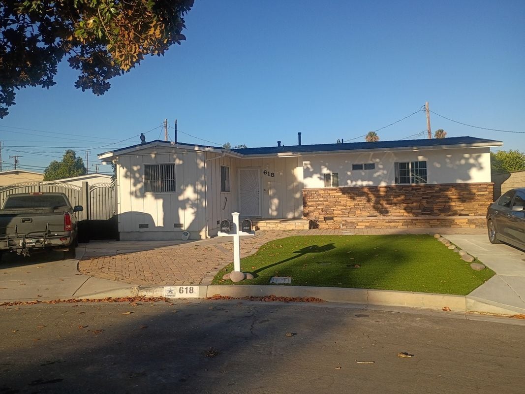 Photo - 618 Anza Pl